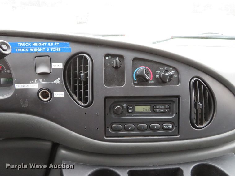 image for item DH1669 2006 Ford E350 Super Duty utility van