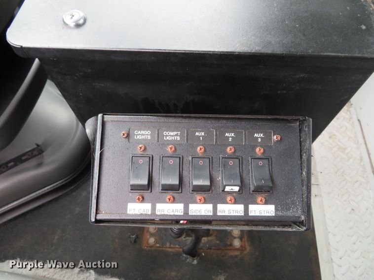 image for item DH1669 2006 Ford E350 Super Duty utility van