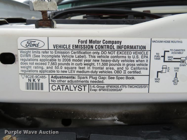 image for item DH1669 2006 Ford E350 Super Duty utility van