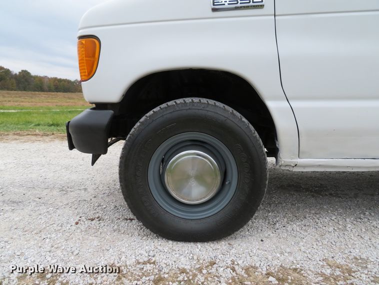 image for item DH1669 2006 Ford E350 Super Duty utility van