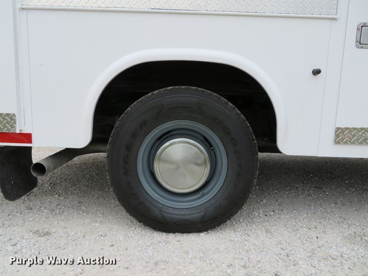 image for item DH1669 2006 Ford E350 Super Duty utility van