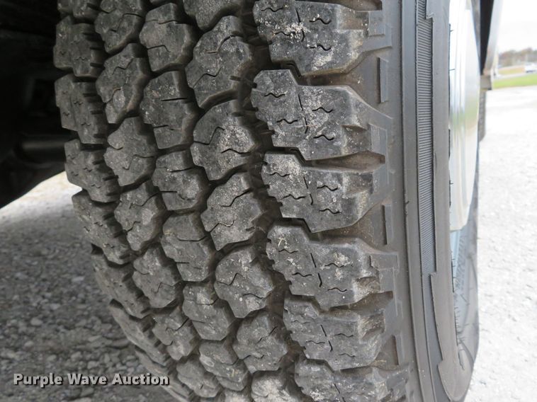 image for item DH1669 2006 Ford E350 Super Duty utility van