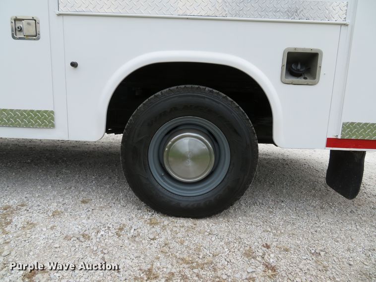 image for item DH1669 2006 Ford E350 Super Duty utility van