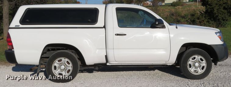 image for item DH1674 2014 Toyota Tacoma pickup truck