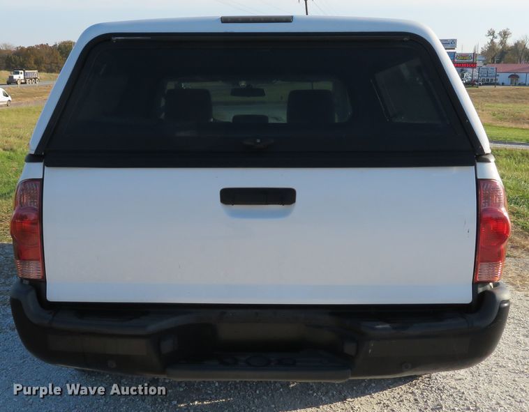 image for item DH1674 2014 Toyota Tacoma pickup truck