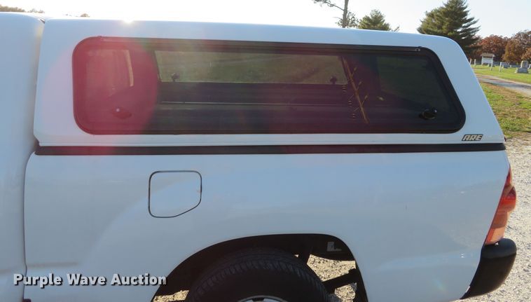 image for item DH1674 2014 Toyota Tacoma pickup truck