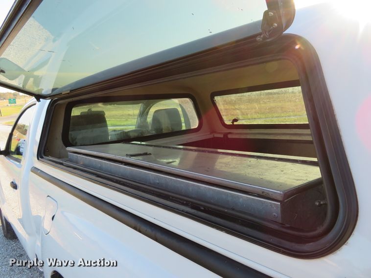 image for item DH1674 2014 Toyota Tacoma pickup truck