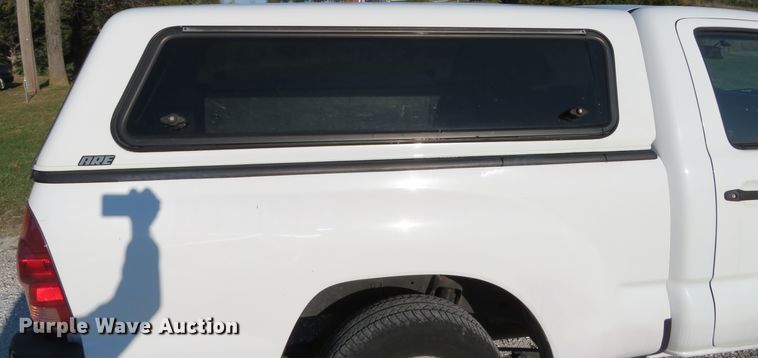 image for item DH1674 2014 Toyota Tacoma pickup truck