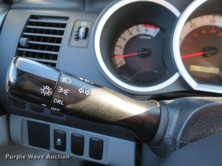 image for item DH1674 2014 Toyota Tacoma pickup truck