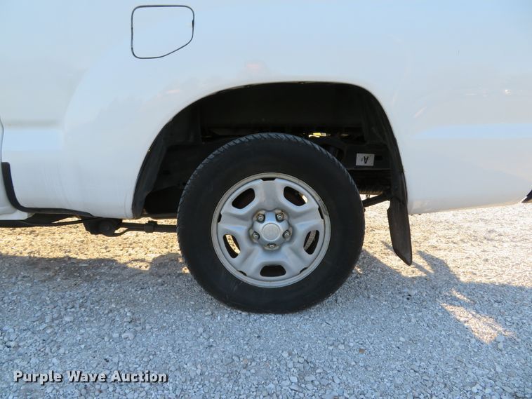 image for item DH1674 2014 Toyota Tacoma pickup truck