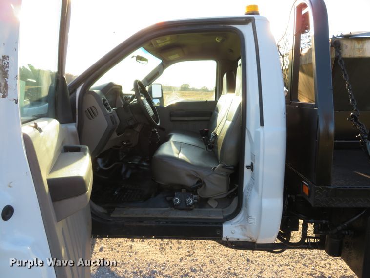 image for item DH1676 2008 Ford F350 Super Duty flatbed pickup truck