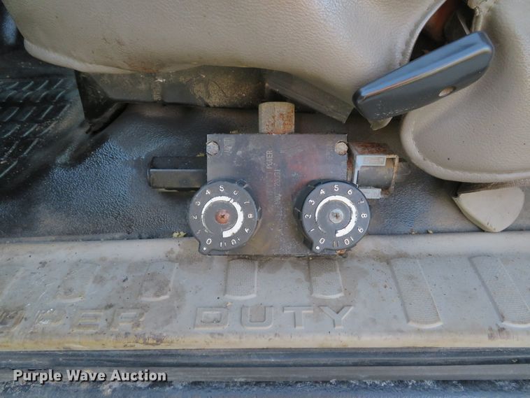 image for item DH1676 2008 Ford F350 Super Duty flatbed pickup truck