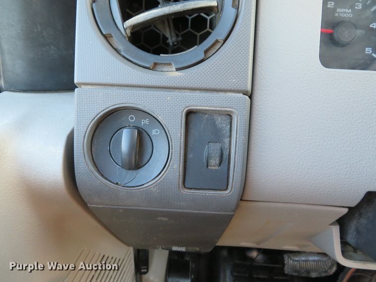 image for item DH1676 2008 Ford F350 Super Duty flatbed pickup truck