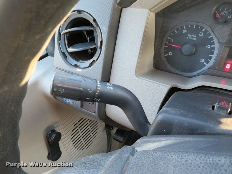 image for item DH1676 2008 Ford F350 Super Duty flatbed pickup truck