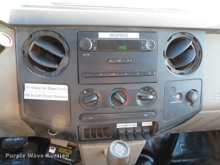 image for item DH1676 2008 Ford F350 Super Duty flatbed pickup truck