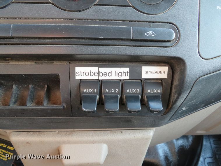 image for item DH1676 2008 Ford F350 Super Duty flatbed pickup truck