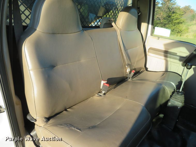 image for item DH1676 2008 Ford F350 Super Duty flatbed pickup truck