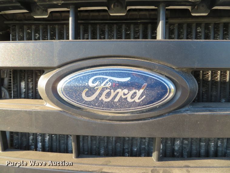 image for item DH1676 2008 Ford F350 Super Duty flatbed pickup truck