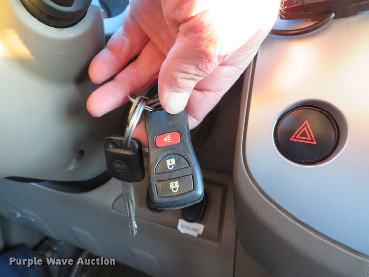 image for item DH1678 2014 Nissan Frontier Ext. Cab flatbed pickup truck