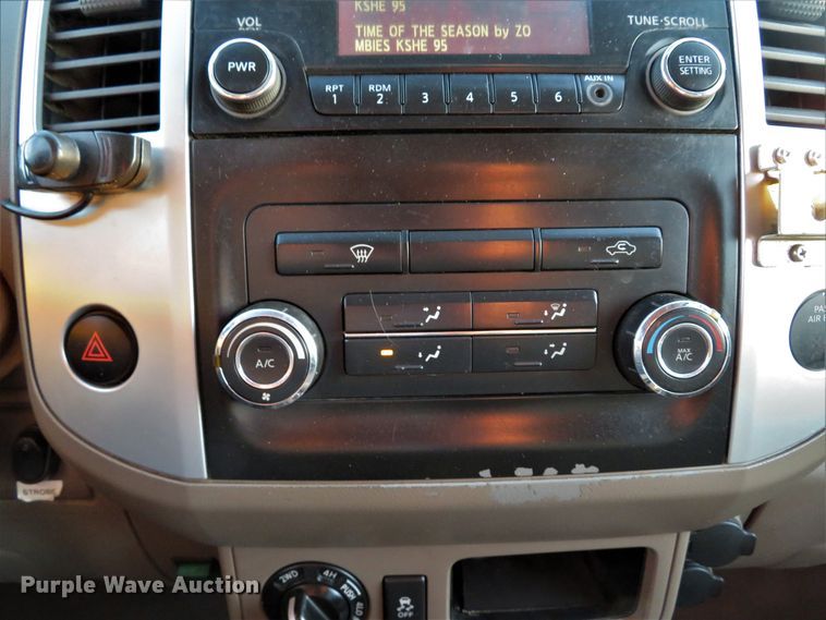 image for item DH1678 2014 Nissan Frontier Ext. Cab flatbed pickup truck