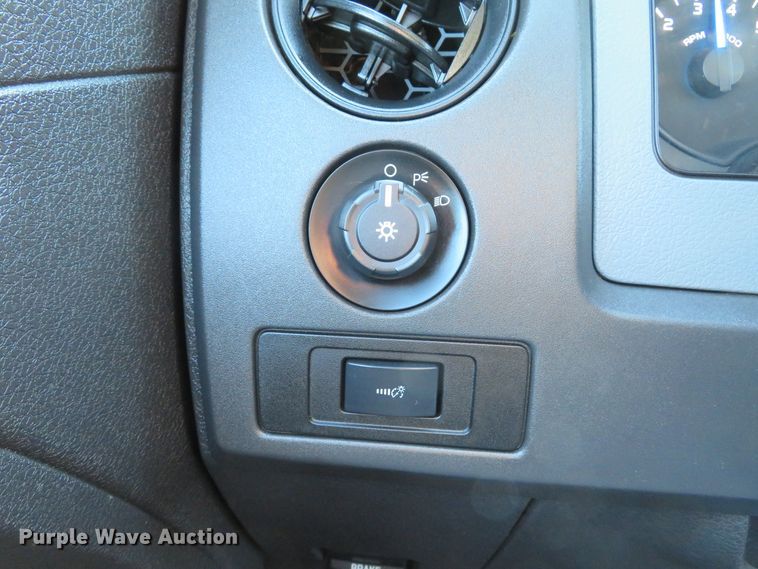 image for item DH1679 2013 Ford F150 XL SuperCab pickup truck