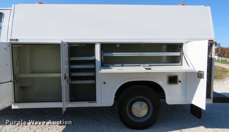 image for item DH1680 2006 Ford E350 Super Duty utility van