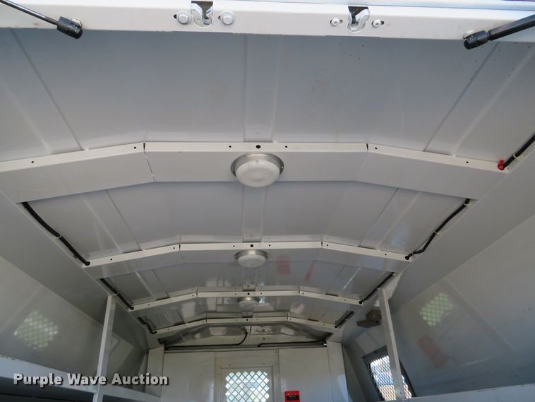 image for item DH1680 2006 Ford E350 Super Duty utility van