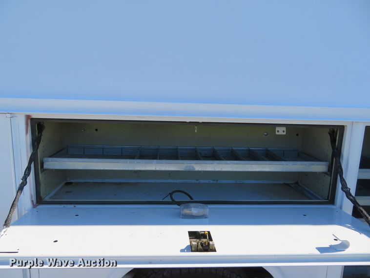 image for item DH1680 2006 Ford E350 Super Duty utility van