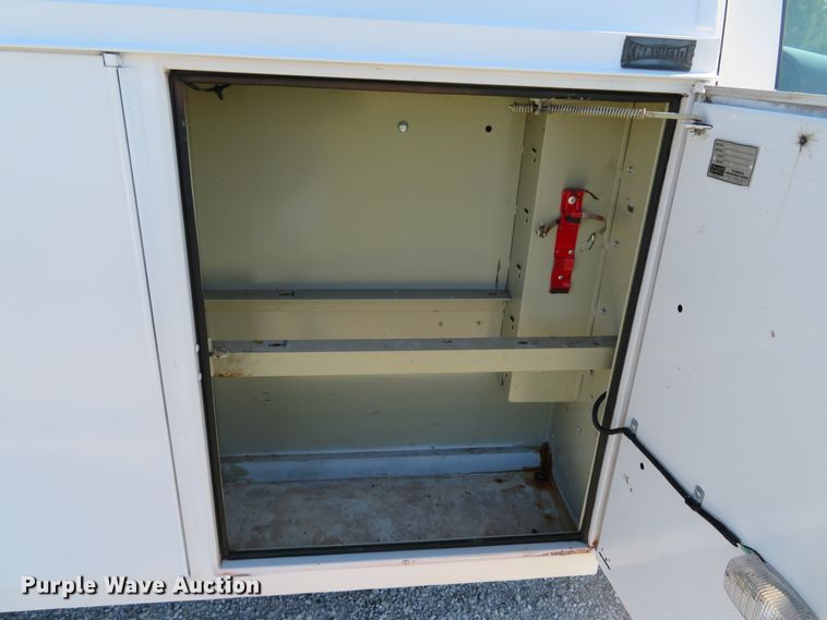 image for item DH1680 2006 Ford E350 Super Duty utility van