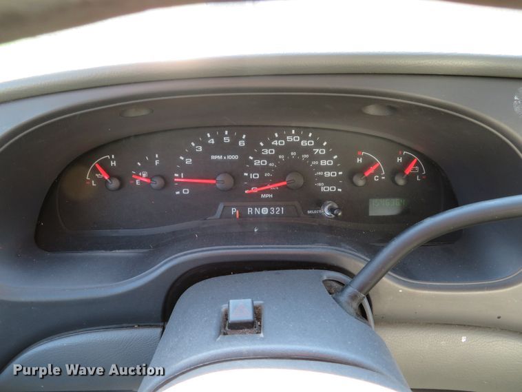 image for item DH1680 2006 Ford E350 Super Duty utility van