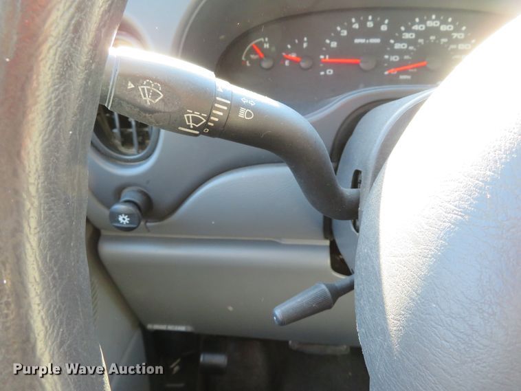 image for item DH1680 2006 Ford E350 Super Duty utility van