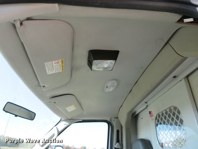 image for item DH1680 2006 Ford E350 Super Duty utility van