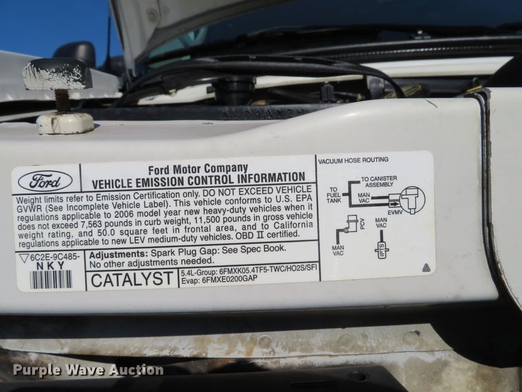 image for item DH1680 2006 Ford E350 Super Duty utility van