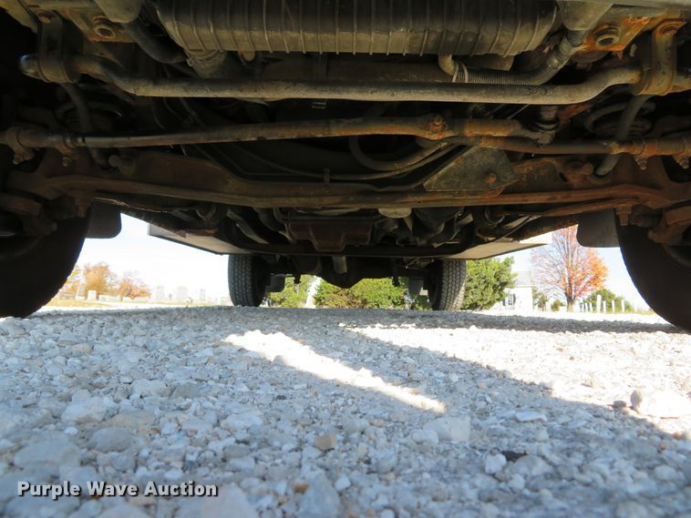 image for item DH1680 2006 Ford E350 Super Duty utility van