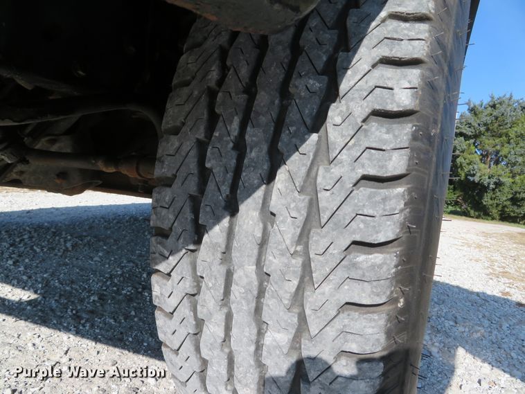 image for item DH1680 2006 Ford E350 Super Duty utility van