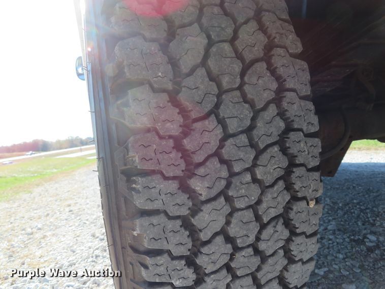 image for item DH1680 2006 Ford E350 Super Duty utility van