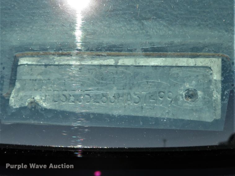 image for item DH1680 2006 Ford E350 Super Duty utility van