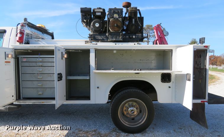 image for item DH1681 2012 Ford F550 Super Duty XL service truck with crane