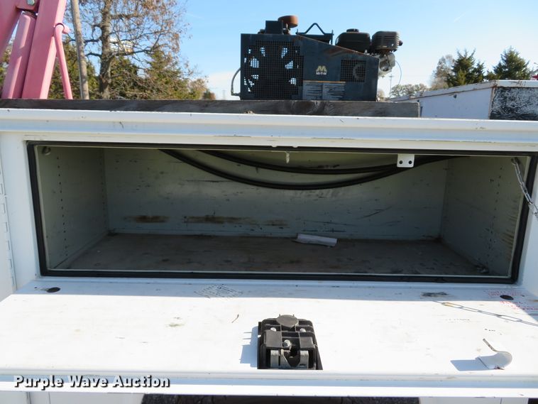 image for item DH1681 2012 Ford F550 Super Duty XL service truck with crane