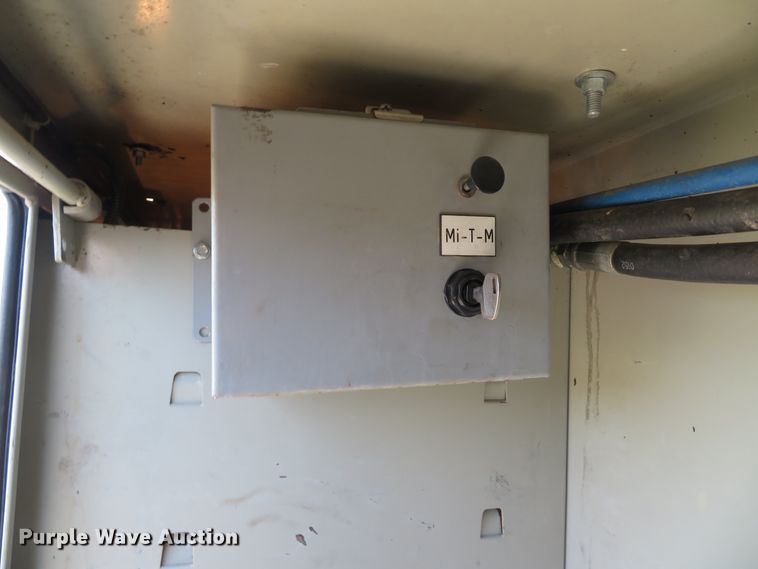 image for item DH1681 2012 Ford F550 Super Duty XL service truck with crane