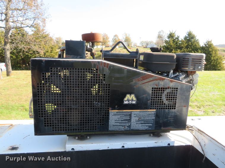 image for item DH1681 2012 Ford F550 Super Duty XL service truck with crane