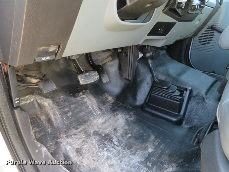 image for item DH1681 2012 Ford F550 Super Duty XL service truck with crane