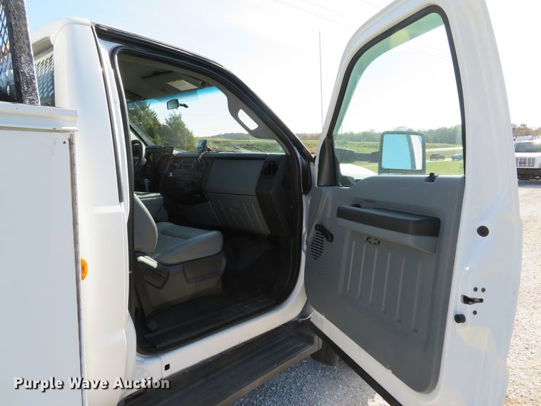 image for item DH1681 2012 Ford F550 Super Duty XL service truck with crane