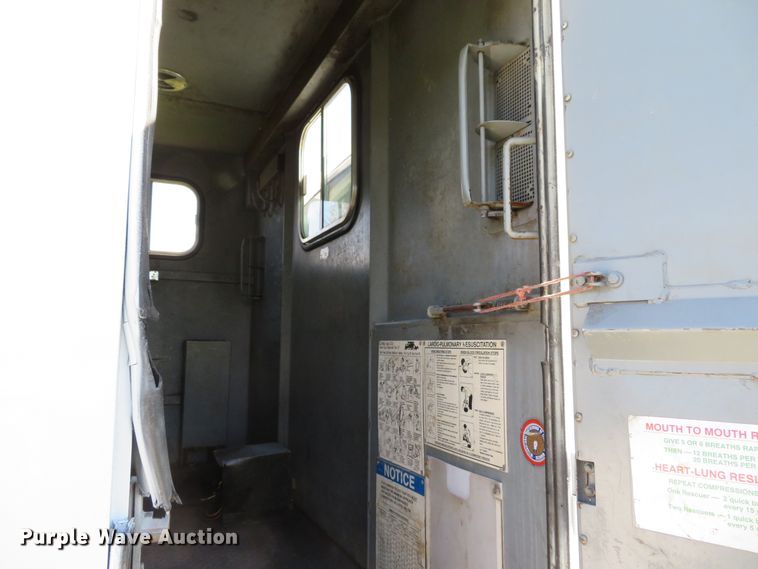 image for item DH1683 2005 GMC C6500 chipper truck