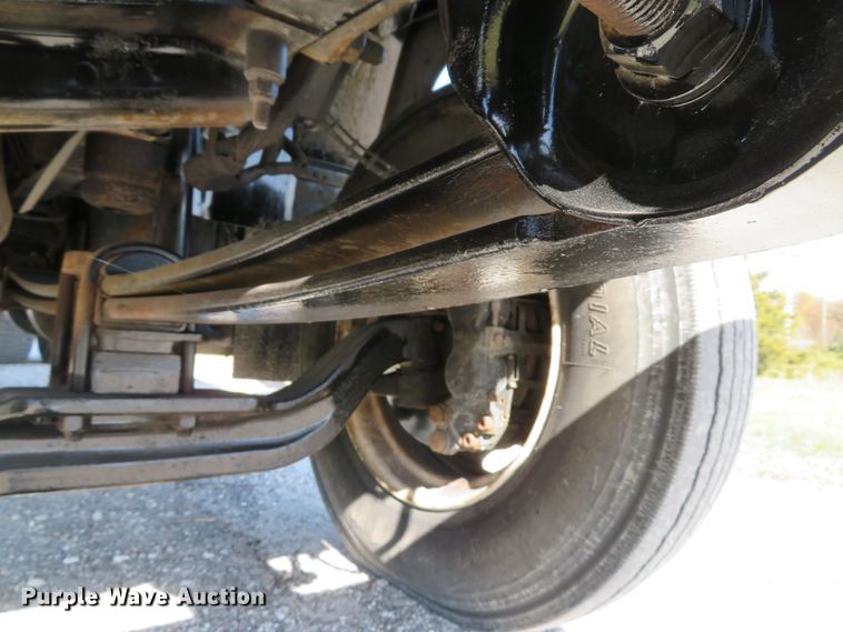 image for item DH1683 2005 GMC C6500 chipper truck