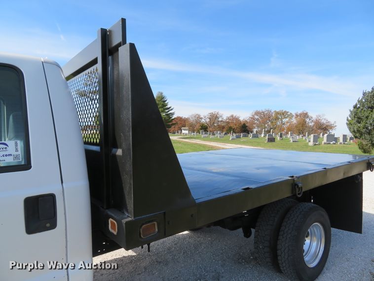 image for item DH1684 2000 Ford F350 Super Duty XL flatbed pickup truck
