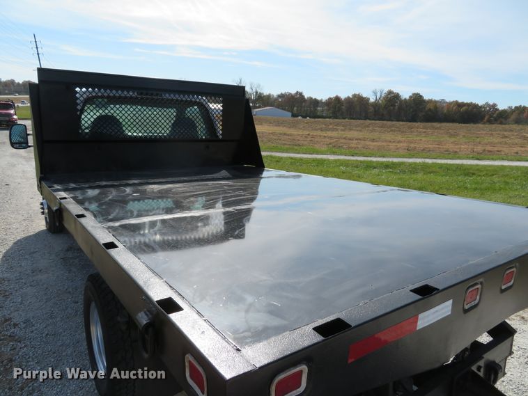 image for item DH1684 2000 Ford F350 Super Duty XL flatbed pickup truck