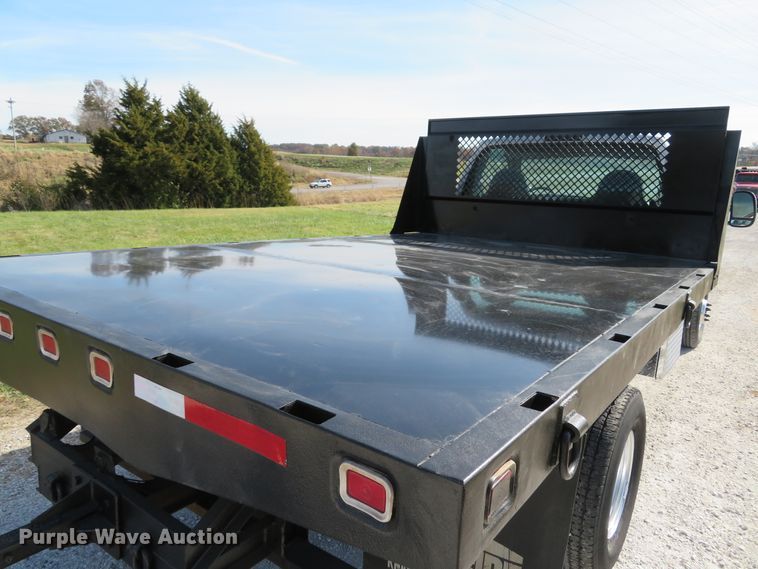 image for item DH1684 2000 Ford F350 Super Duty XL flatbed pickup truck