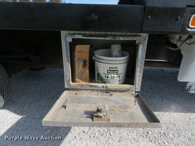 image for item DH1684 2000 Ford F350 Super Duty XL flatbed pickup truck