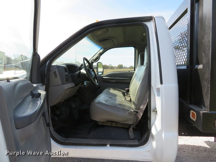 image for item DH1684 2000 Ford F350 Super Duty XL flatbed pickup truck